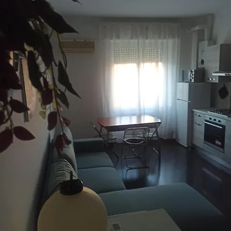 Lejlighed 15 Min From The Cathedral, Spacious, Bright, Elevator, Wi-fi