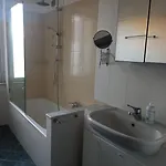Apartment 15 Min From The Cathedral, Spacious, Bright, Elevator, Wi-fi *