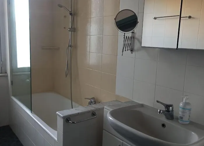 Apartmán 15 Min From The Cathedral, Spacious, Bright, Elevator, Wi-fi *