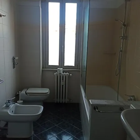 Appartement 15 Min From The Cathedral, Spacious, Bright, Elevator, Wi-fi Milan