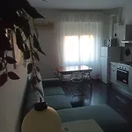 Appartement 15 Min From The Cathedral, Spacious, Bright, Elevator, Wi-fi